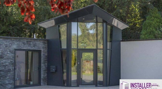 Aluminium Curtain Walling creates a Contemporary Glazed Entrance for a 1960 Bungalow Renovation in Crowthorne